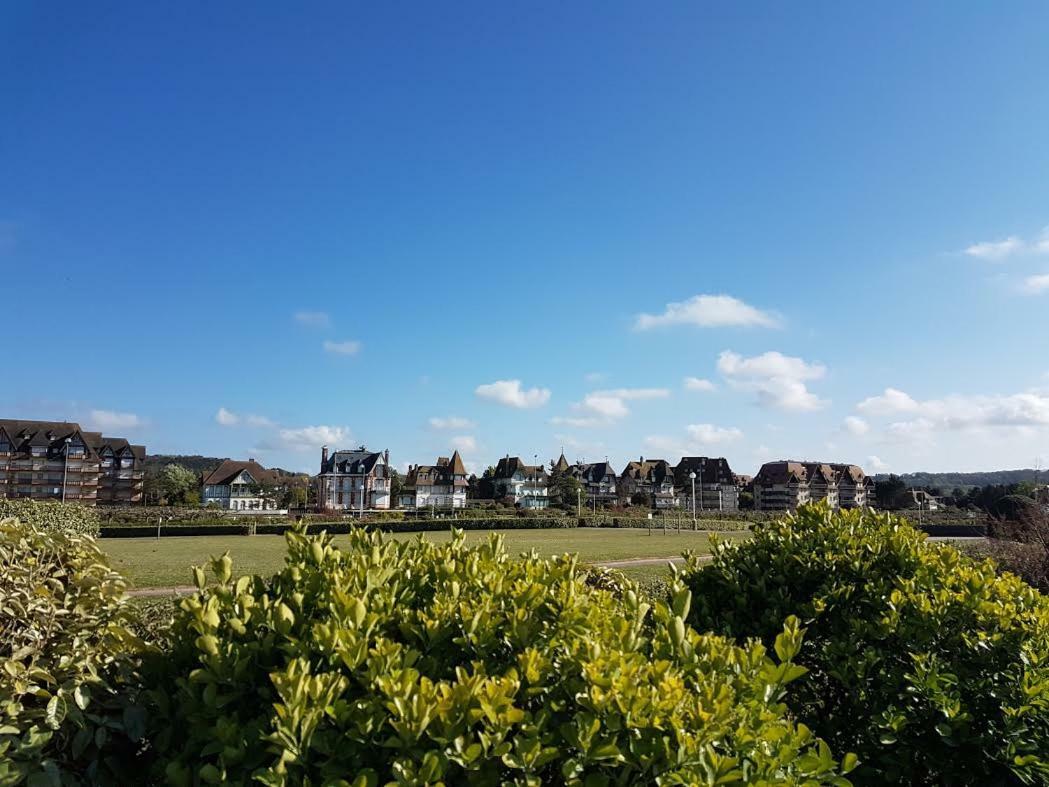 Appartement Residence Le Fairway Deauville Eksteriør billede